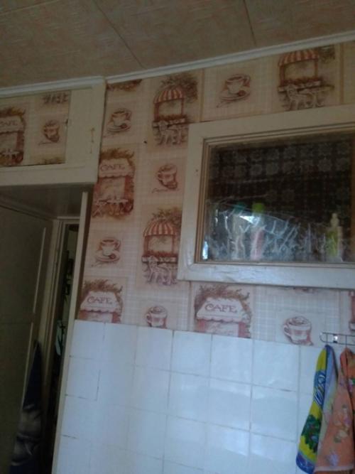 Начну с того, что площадь кухни составляет 5 м 2. своими силами мы ее обновили. 01