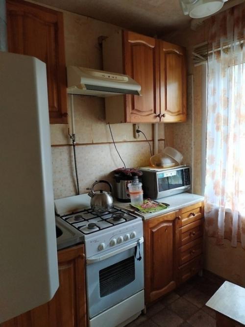 Сделали ремонт на кухне немножко посовременнее предыдущего. 02