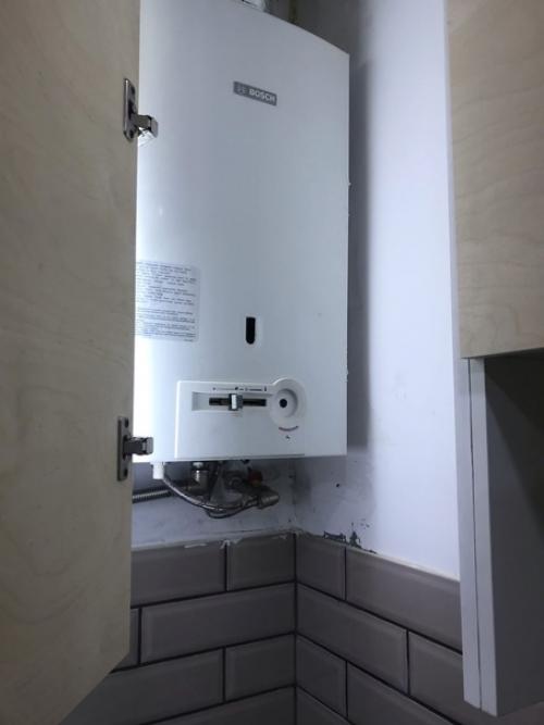 Кухни щас стоят столько, что трудно подступиться. 03