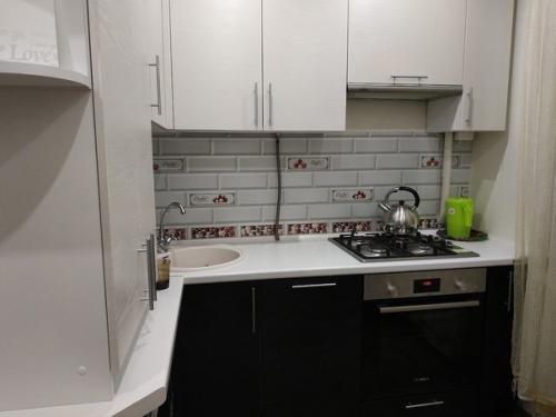 Сделали ремонт на кухне немножко посовременнее предыдущего. 04