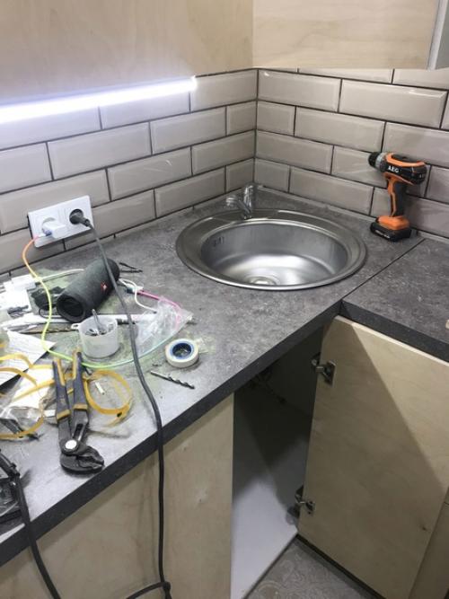 Кухни щас стоят столько, что трудно подступиться. 02