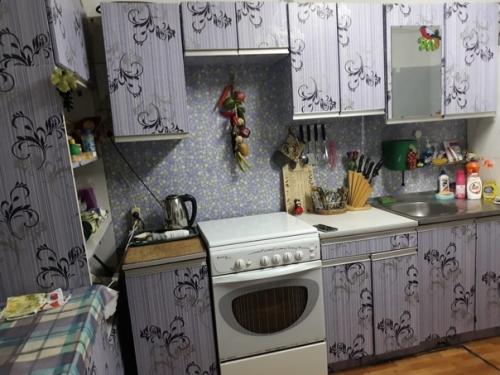 Денег на ремонт нет, но хотелось чего-то нового, и вот что я сделала. 04