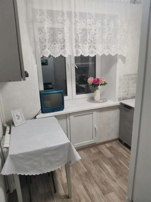 Решили обрадовать бабушка на день рождения и обновили ей ремонт на кухне. 03