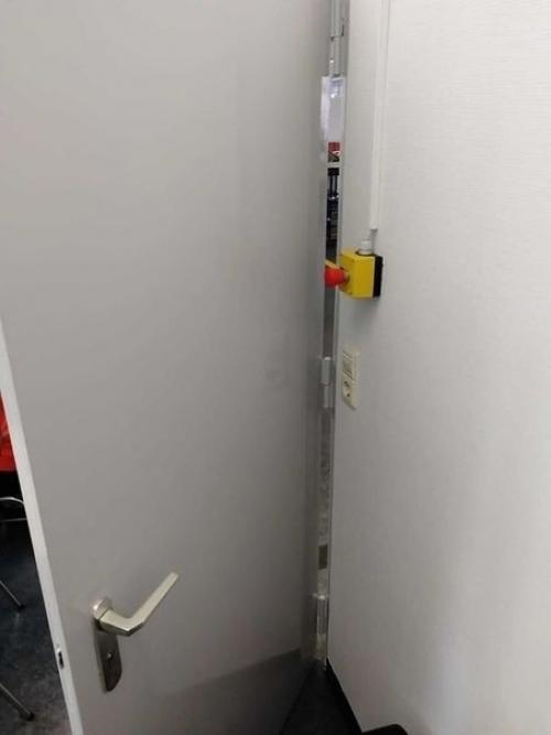 Когда всё продумывали нереально умные люди, вот так и получается. 02