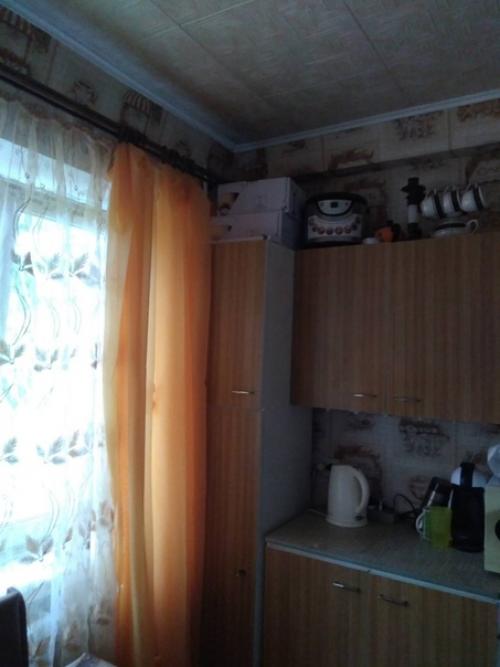 Начну с того, что площадь кухни составляет 5 м 2. своими силами мы ее обновили. 03