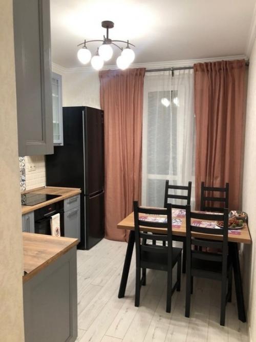 Мы начали ремонт нашей кухни самостоятельно, и результат превзошел все наши ожидания! 03