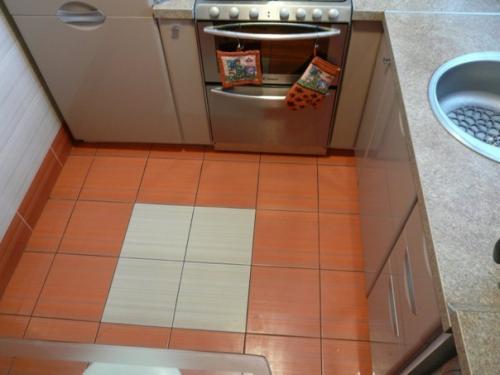 А вот и моя небольшая кухонька.