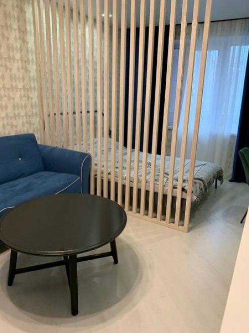 В этой квартире мы живет Троем, я, муж и кошка. 05