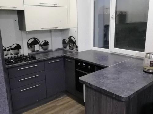 Вот хочу показать мою небольшую кухоньку, с компактным размещением. 06