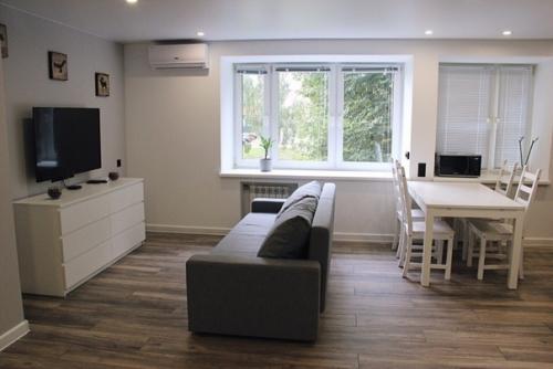 Сделали ремонт в студии для сдачи.