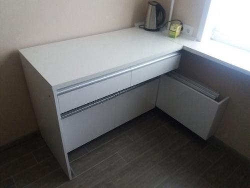 Сделайте свою небольшую кухню максимально функциональной с нашими идеями для компактной организации пространства. 01