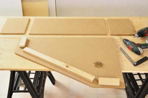 Хочу вам продемонстрировать мой угловой шкафчик, который собирал самостоятельно. 05