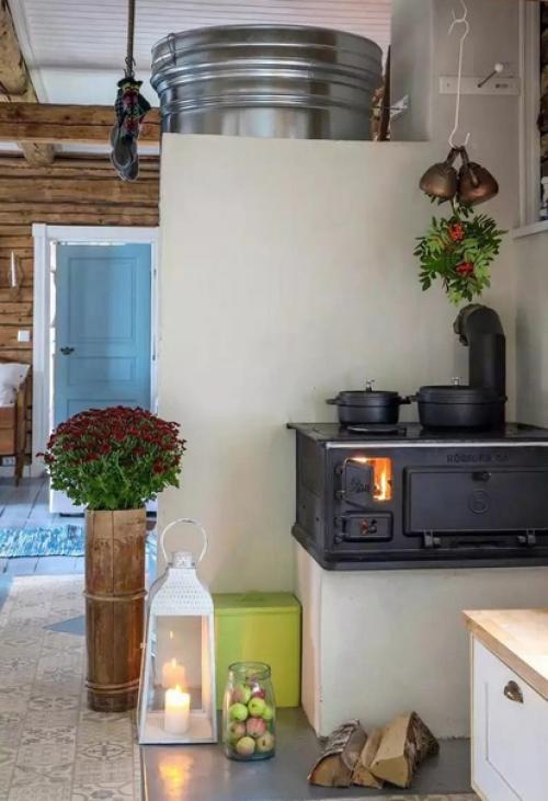 Молодая пара, ища свой уникальный дом, купила очень старую фабрику и превратила её в уютный коттедж.