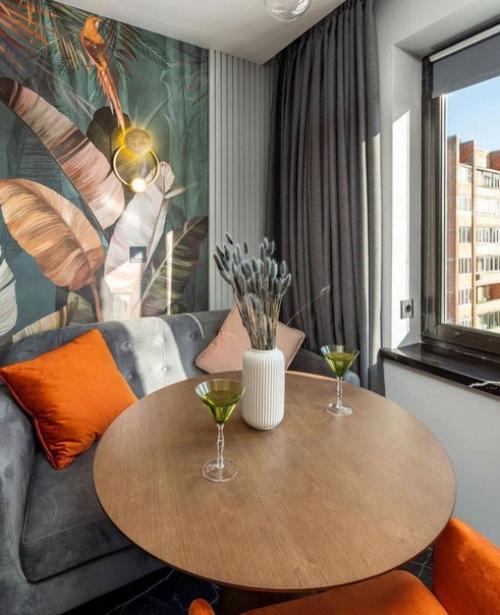 Несмотря на ограничения по размеру, в этой маленькой квартире тоже можно сделать что-то крутое. 07