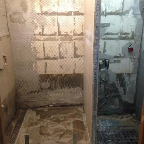 До и после, 170 х 170 - общий размер ванной комнаты.