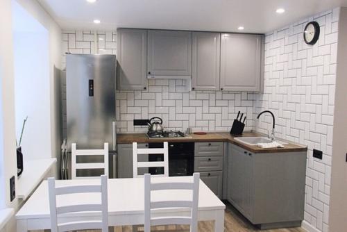 Сделали ремонт в студии для сдачи. 01