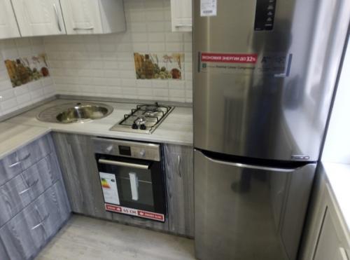 Наша небольшая, но очень уютная кухонька. 01