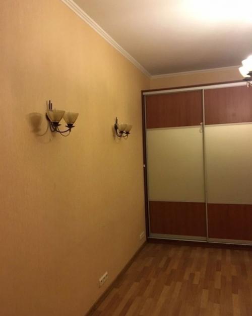 Я бы не сказал, что у нас было как то плохо, просто захотелось комнату посветлее. 01