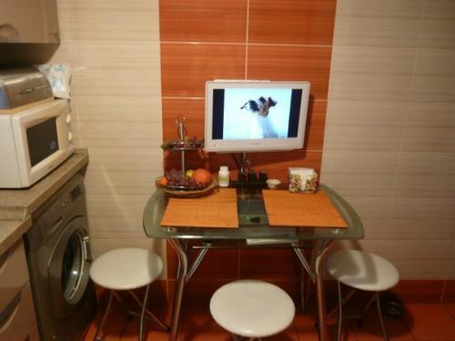 А вот и моя небольшая кухонька. 09