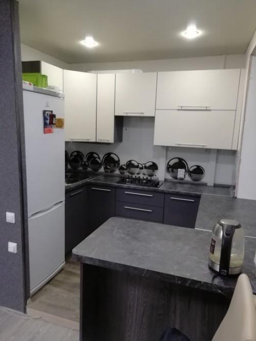 Вот хочу показать мою небольшую кухоньку, с компактным размещением. 05