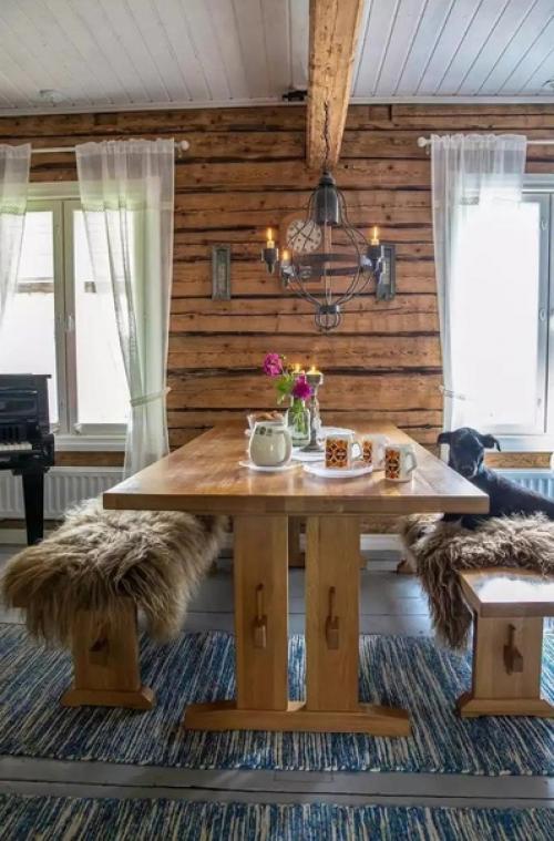 Молодая пара, ища свой уникальный дом, купила очень старую фабрику и превратила её в уютный коттедж. 01