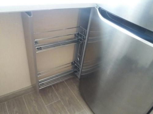 Сделайте свою небольшую кухню максимально функциональной с нашими идеями для компактной организации пространства. 05