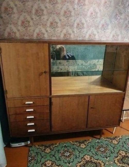 Смотрю люди часто показывают свои результаты в переделке старой мебели.