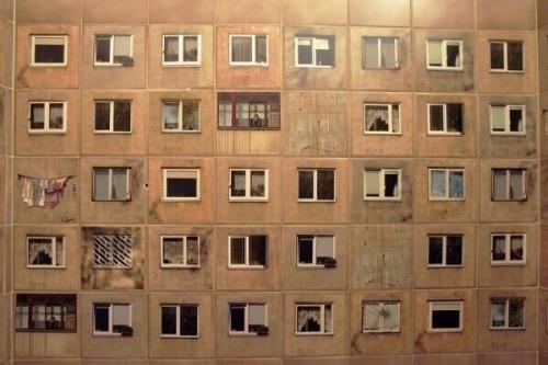 Плитка в виде панельного дома.