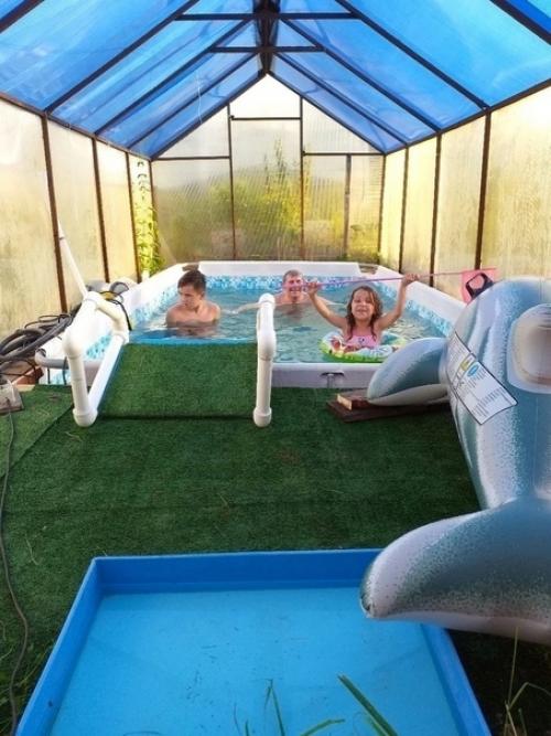 Долго думали, и решили, что огурцы можно купить на рынке, зато у нас теперь есть свой бассейн. 02