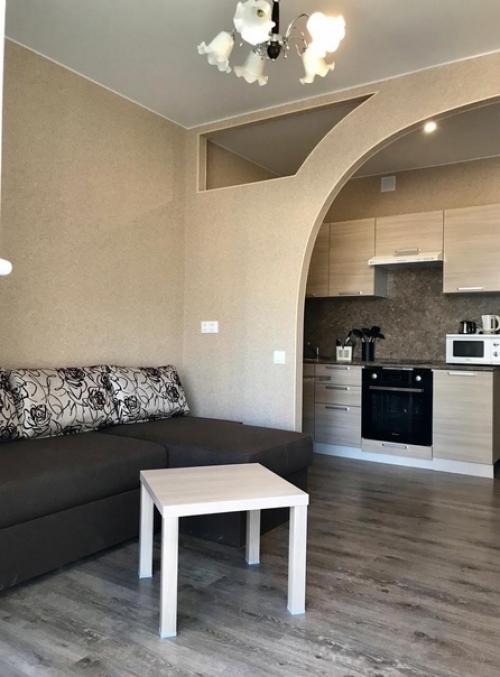 Площадь нашей студии составляет 15 квадратных метров. 01