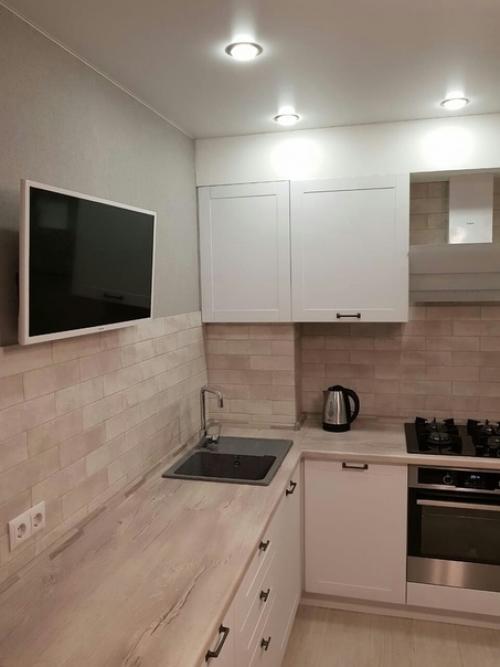 Как же я рада, что ремонт наконец закончился, такой дизайн приобрела наша кухня. 02