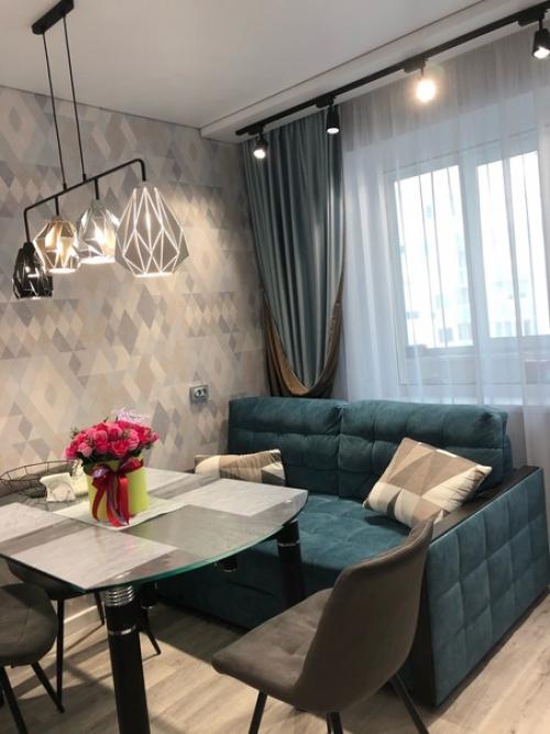 Благо нам повезло с кухней, что по площади она нормальная 12 кв. 03