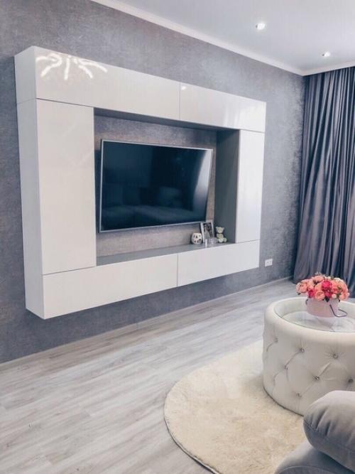 Мы хотели бы поделиться нашим опытом с ремонтом, несмотря на то, что процесс занял аж три месяца. 01