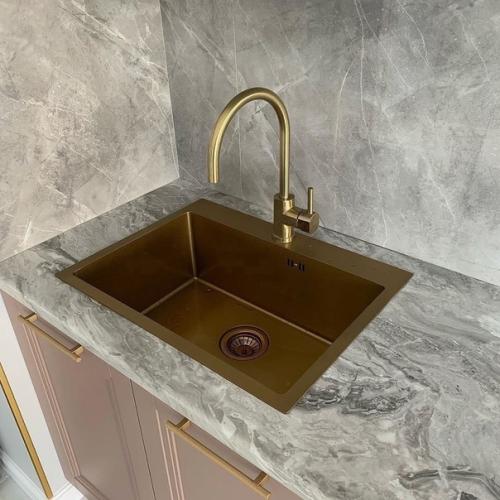 Цвет для кухни подобран просто идеально. 01