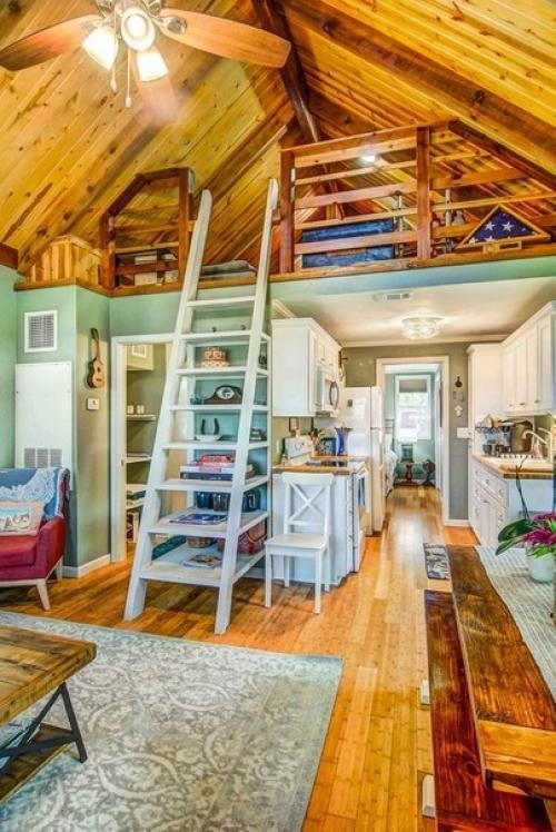 Вместо приобретения дорогостоящей квартиры, мы решили построить себе такой вот домик, площадь 50 квадратных метров. 02