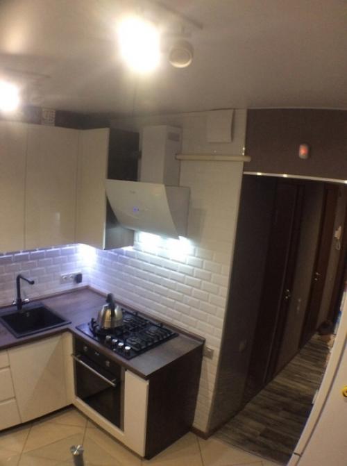 Показываю свою кухню, площадью в 9 кв.