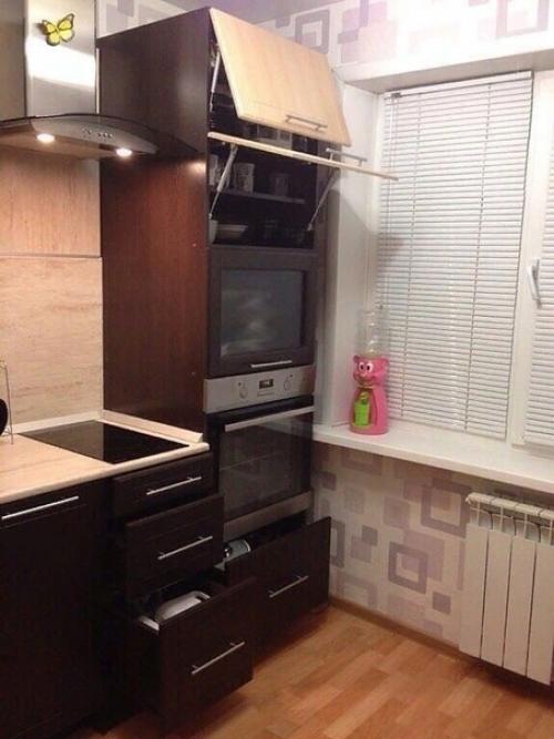 Рады представить вам нашу скромную кухню, которая обладает всем необходимым для качественной готовки. 02