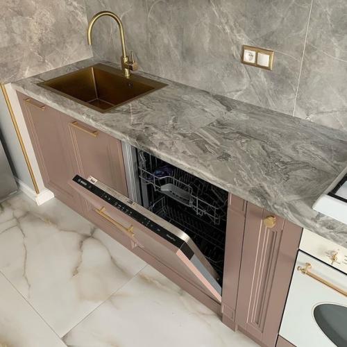 Цвет для кухни подобран просто идеально.