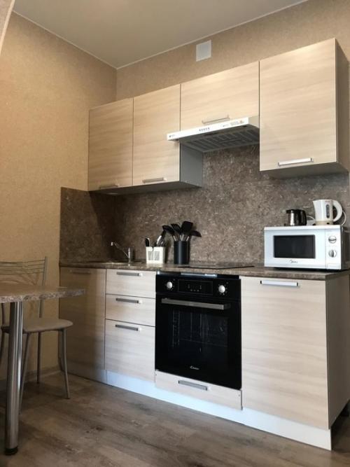 Площадь нашей студии составляет 15 квадратных метров.