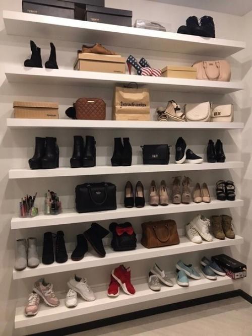 Показываем, как мы сделали ремонт нашего загородного коттеджа, решили сделать посветлее интерьер, не любим темные тона. 01