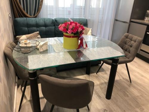 Благо нам повезло с кухней, что по площади она нормальная 12 кв. 02