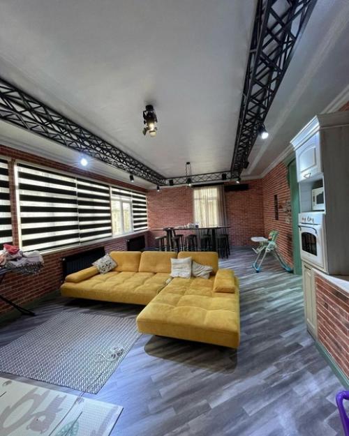 Это наш дом, площадь 200 кв. 01