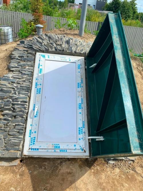 Мы современный погреб на нашей даче установили. 01