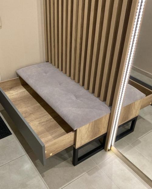 Наша прихожка.  Мы не стали ставить шкафов и прочего, чтобы сохранить побольше места и уюта. 03