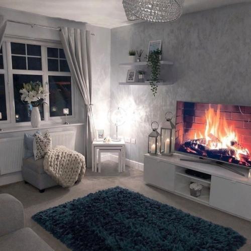 Наша гостинная, которую мы постарались сделать максимально уютной. 01