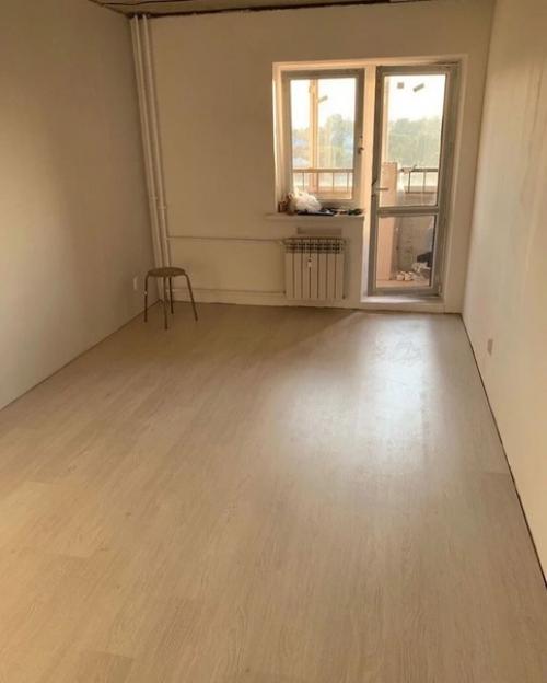 Стоял вопрос, либо купить однушку, но при этом еще взять кредит, про ремонт вобще молчу, либо студию и при этом бюджет еще на ремонт остался бы.