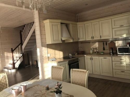 Моя кухня в нашем частном доме.