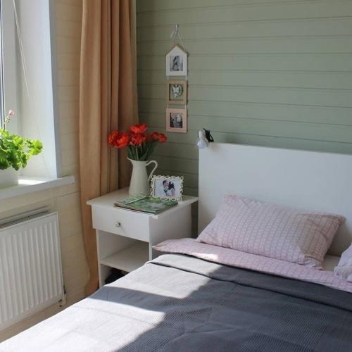 Вот купили небольшой домик за городом с полуобвалившейся кирпичной кладкой. 05