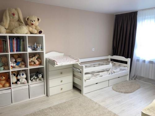 Это наша квартира, площадь аж 90 кв. 05