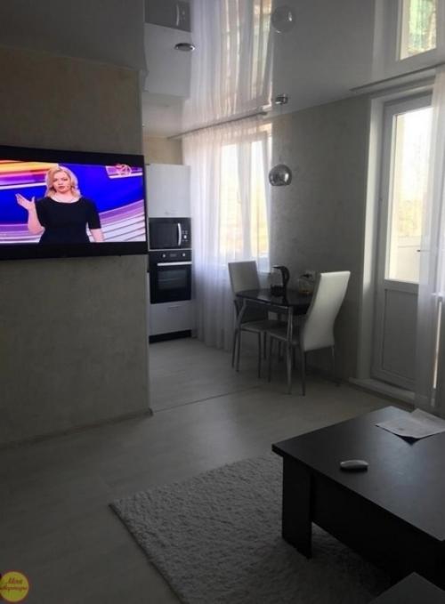 Хоть и маленькая квартира, но зато уже своя.